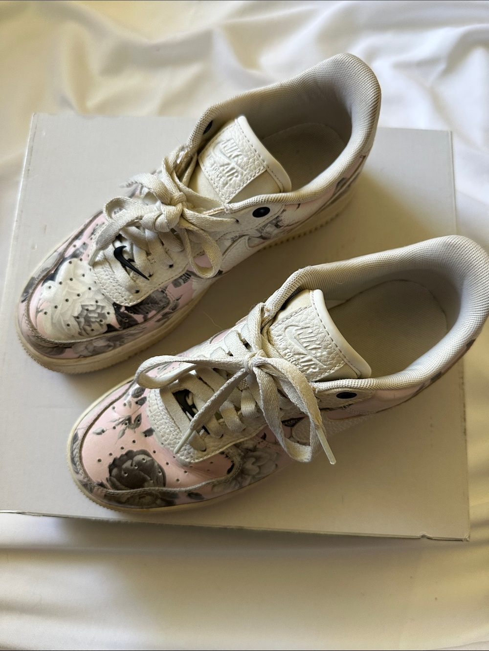 Nike Women's Sneakers Pink White Floral Print